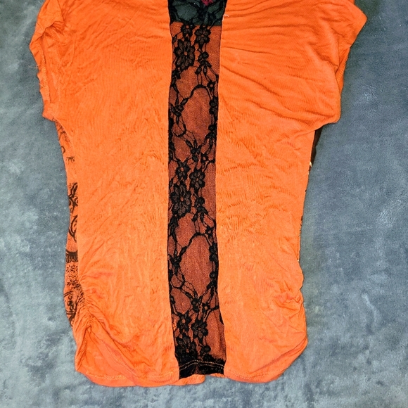 Orange flower shirt - Picture 4 of 4